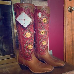 New Twisted X embroidered buckaroo boots